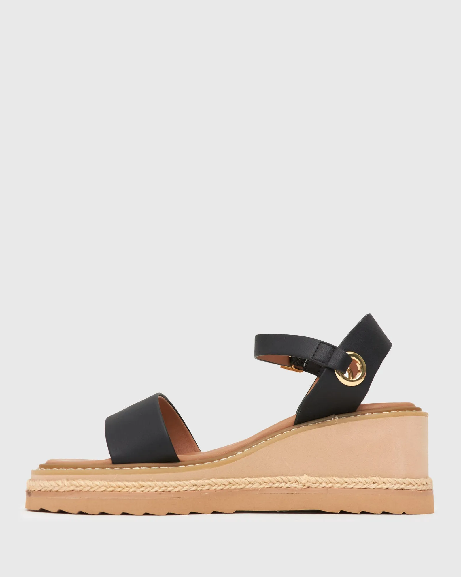 QUOE Vegan Wedge Sandals